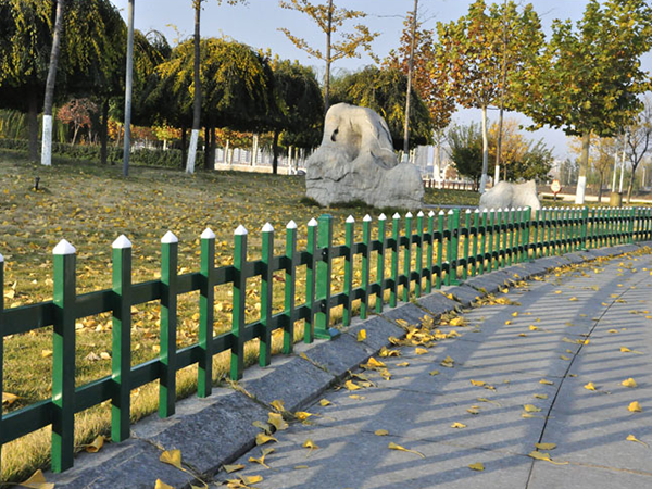 徐州锌钢草坪护栏图片2