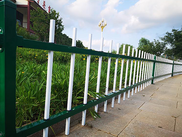 徐州锌钢草坪护栏图片3