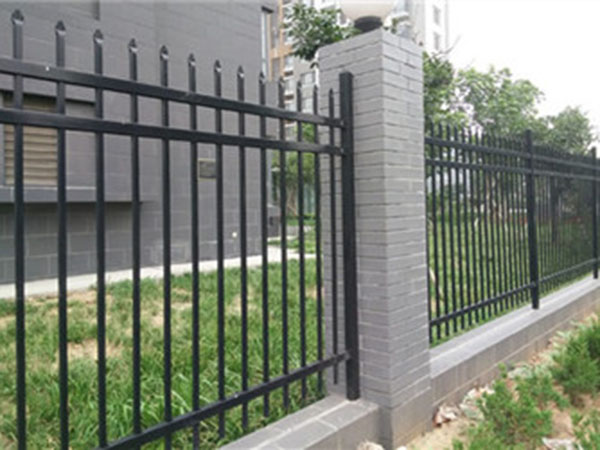 三横杆锌钢围墙护栏图片3