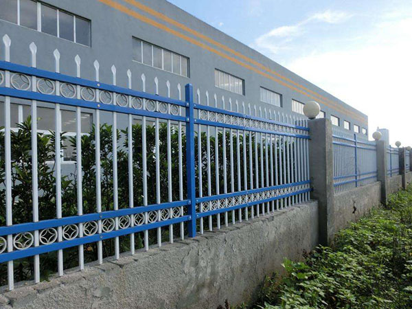 徐州四横杆加花锌钢护栏图片4
