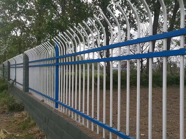 徐州单向防攀爬锌钢护栏图片2