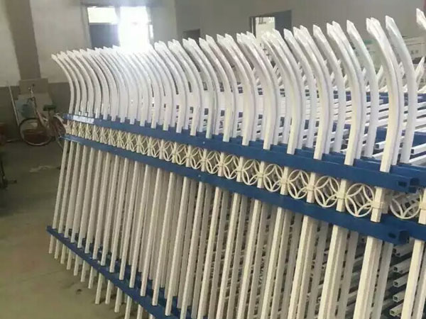 徐州单向防攀爬锌钢护栏图片3