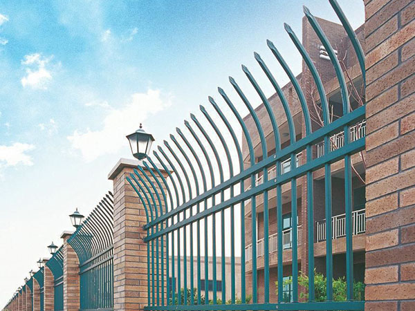 徐州单向防攀爬锌钢护栏图片4