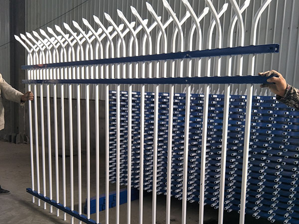 徐州双向防攀爬锌钢护栏图片2