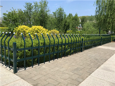 徐州折弯锌钢草坪护栏