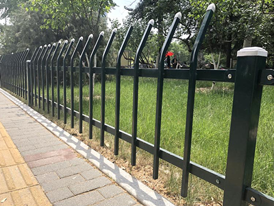 徐州折弯锌钢草坪护栏图片3